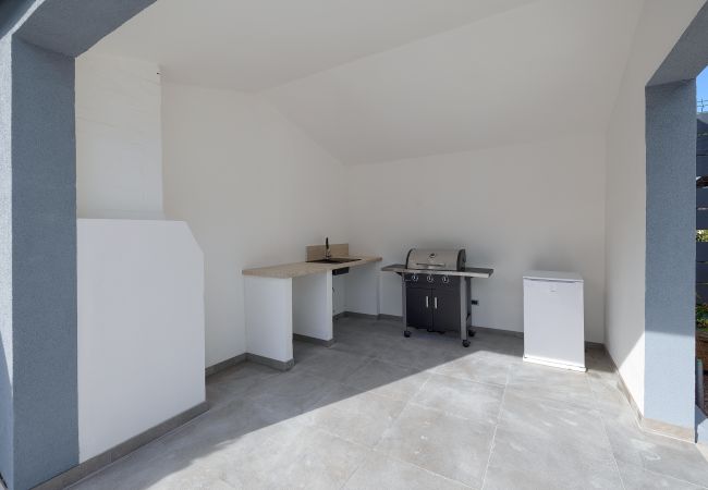Villa in Štinjan - Villa Meri near Pula for 6 people with heated pool & only 500 m from the beach Villa in Štinjan - Villa Meri near Pula for 6 people with heated pool & only 500 m from the beach