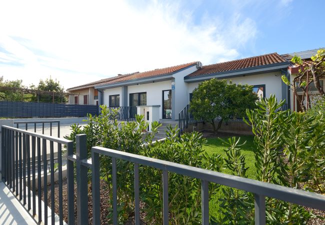 Villa in Štinjan - Villa Meri near Pula for 6 people with heated pool & only 500 m from the beach Villa in Štinjan - Villa Meri near Pula for 6 people with heated pool & only 500 m from the beach