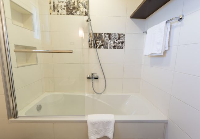 Villa in Šišan - Villa Alba Bianca near Pula for 6 people with children playground and wellness Villa in Šišan - Villa Alba Bianca near Pula for 6 people with children playground and wellness