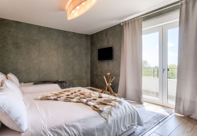 Villa in Juršici - Villa LaDominika for 14 people with wellness, tennis court, 50 m2 heated pool in Central Istria Villa in Juršici - Villa LaDominika for 14 people with wellness, tennis court, 50 m2 heated pool in Central Istria