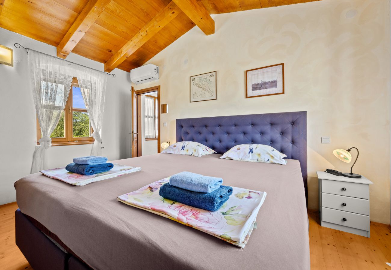 Villa in Divšici - Villa Boduleri for 9 people in Central Istria with private pool & children playground 
