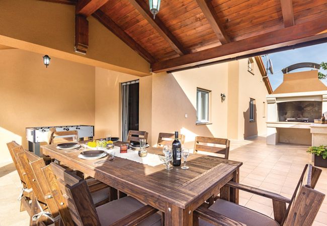 Villa in Filipana - Casa Filipana for 8 people near Pula with sport activities and kids playground Villa in Filipana - Casa Filipana for 8 people near Pula with sport activities and kids playground