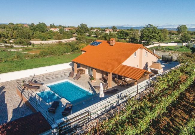 Villa in Filipana - Casa Filipana for 8 people near Pula with sport activities and kids playground Villa in Filipana - Casa Filipana for 8 people near Pula with sport activities and kids playground