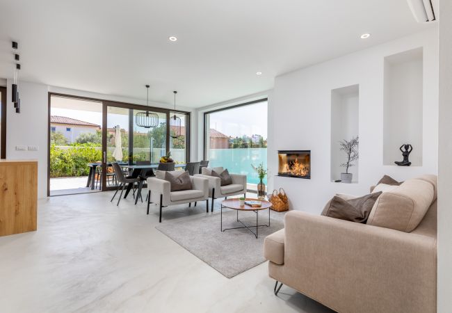 Villa in Pula - Villa Adora for 6 people in Pula with private pool, jacuzzi & children playground Villa in Pula - Villa Adora for 6 people in Pula with private pool, jacuzzi & children playground