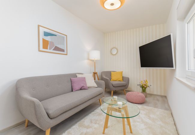 Villa in Pula - Villa Amia in Pula for 6 people with jacuzzi & kids playground - pet friendly Villa in Pula - Villa Amia in Pula for 6 people with jacuzzi & kids playground - pet friendly