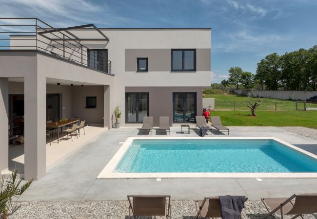 Villa in Gajana - Villa Median for 10 people with sea view, kids playground & pet friendly - only 3 km from beach  Villa in Gajana - Villa Median for 10 people with sea view, kids playground & pet friendly - only 3 km from beach
