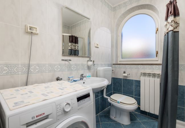 Villa in Umag - Villa Magnolia in Umag for 10 persons - beachfront - with sea view, jacuzzi and fitness area Villa in Umag - Villa Magnolia in Umag for 10 persons - beachfront - with sea view, jacuzzi and fitness area