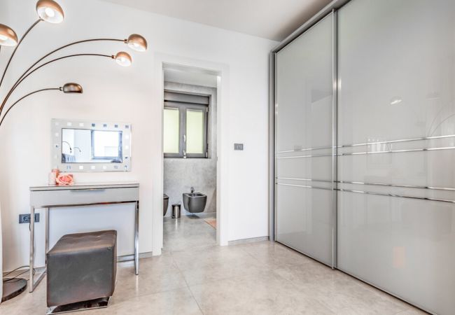 Villa in Fažana - Villa Palatium III in Fažana for 8 people only 200 meters from the sea with sauna & indoor-outside heated pool Villa in Fažana - Villa Palatium III in Fažana for 8 people only 200 meters from the sea with sauna & indoor-outside heated pool
