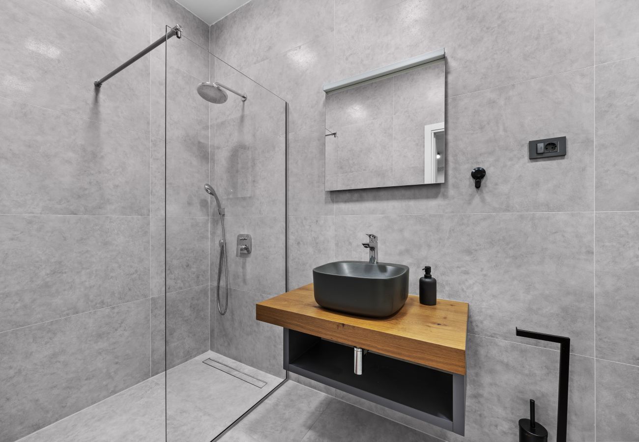 Villa in Fažana - Villa Palatium III in Fažana for 8 people only 200 meters from the sea with sauna & indoor-outside heated pool