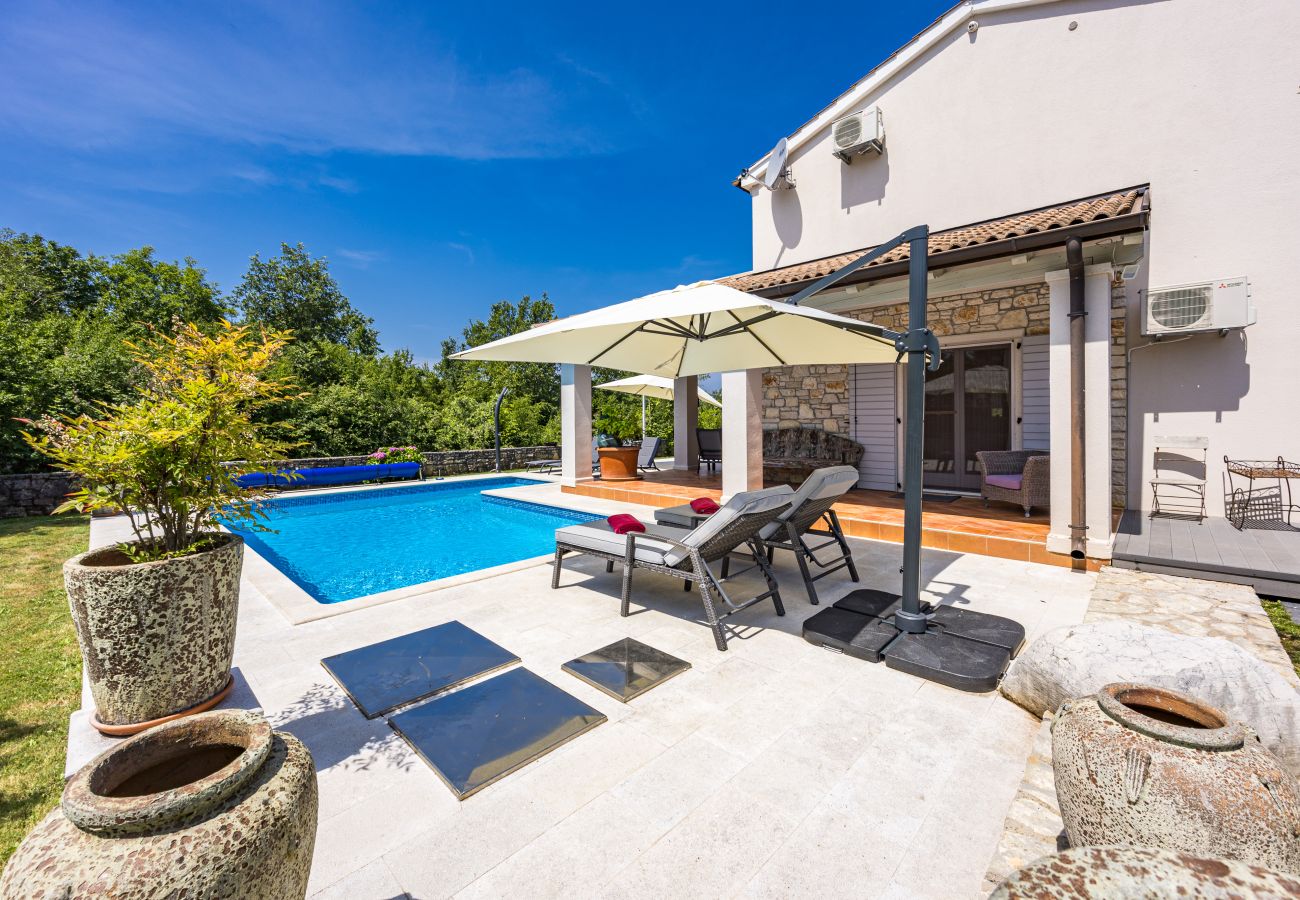 Villa in Kontešici - Villa Emely for 8 people near Poreč with heated pool & jacuzzi