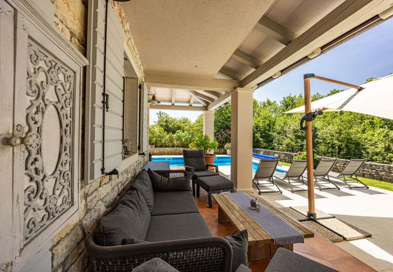 Villa in Kontešici - Villa Emely for 8 people near Poreč with heated pool & jacuzzi