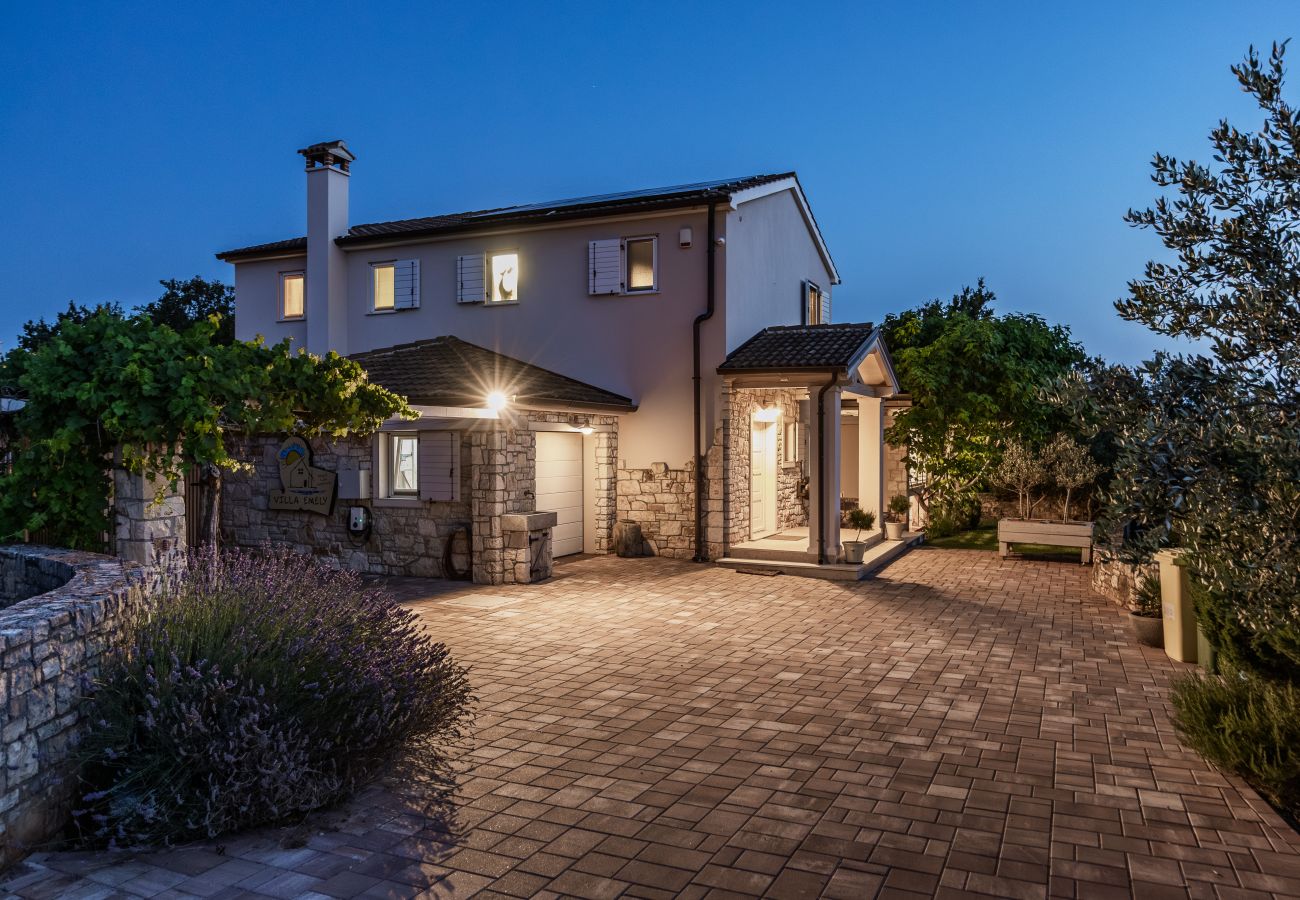 Villa in Kontešici - Villa Emely for 8 people near Poreč with heated pool & jacuzzi