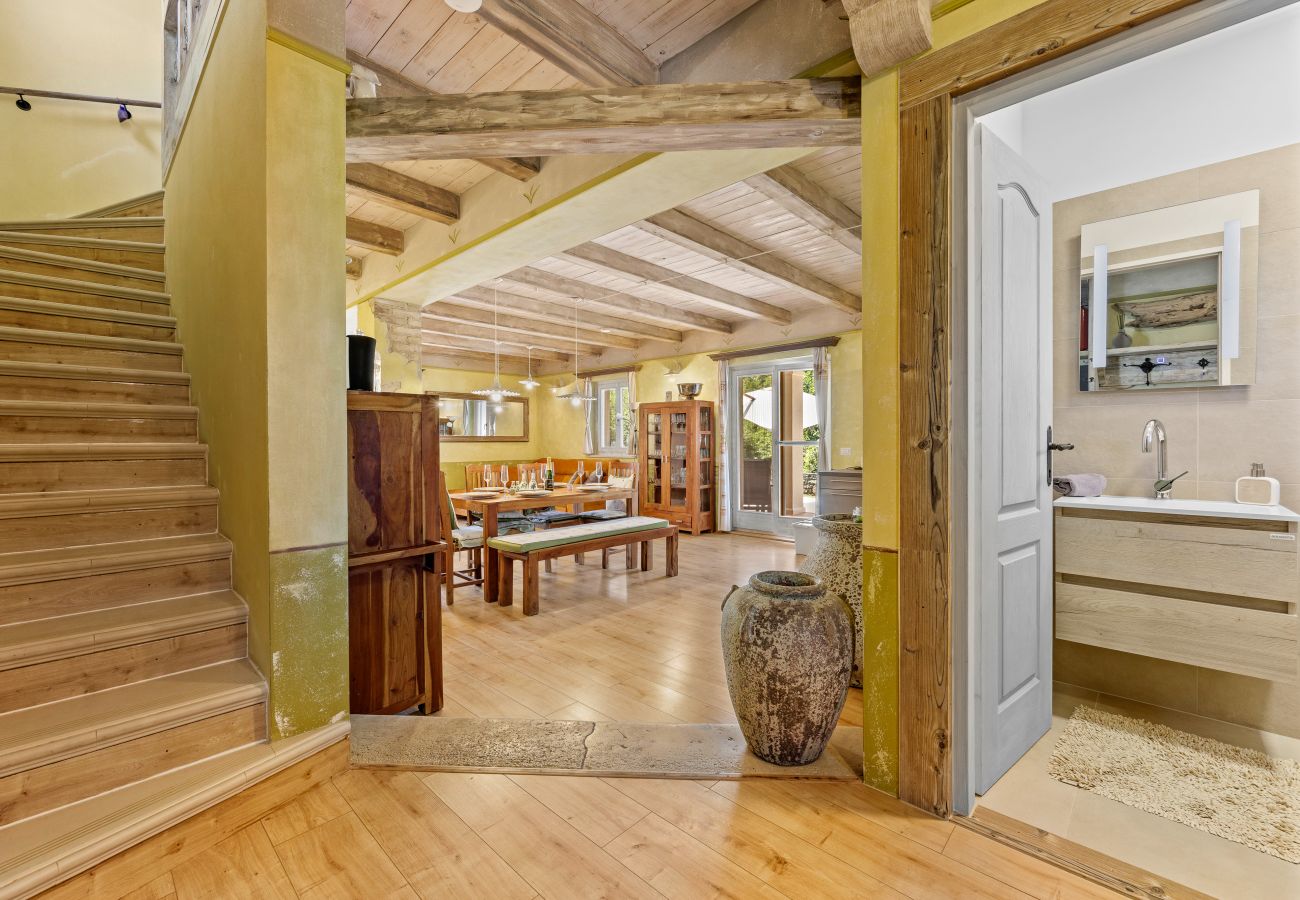 Villa in Kontešici - Villa Emely for 8 people near Poreč with heated pool & jacuzzi