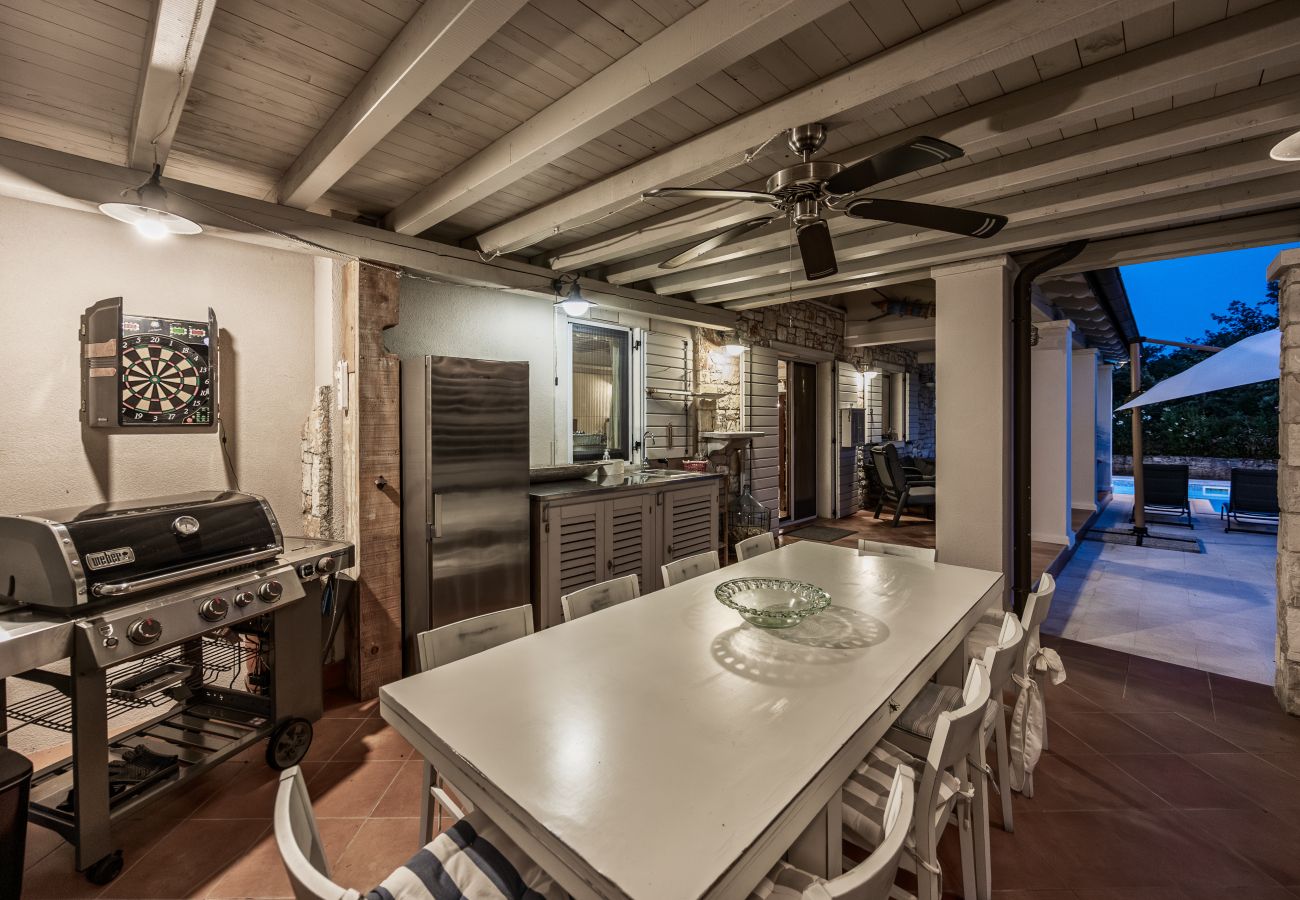 Villa in Kontešici - Villa Emely for 8 people near Poreč with heated pool & jacuzzi