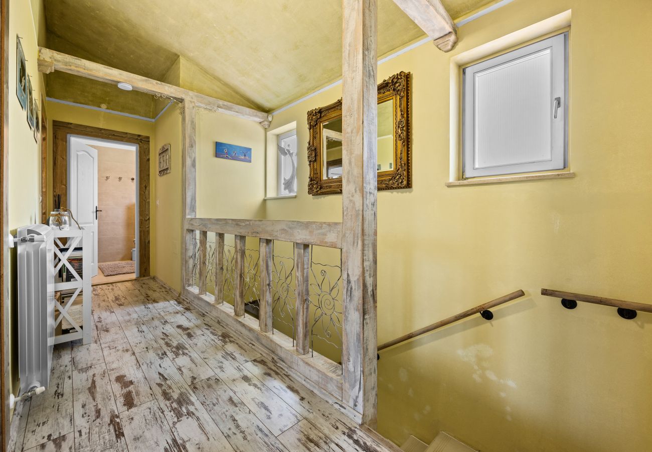 Villa in Kontešici - Villa Emely for 8 people near Poreč with heated pool & jacuzzi
