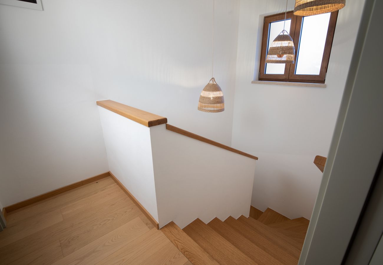 Villa in Šišan - Casa Ginetto for 8 people near Pula with infinity 45 m2 and extra kids pool & large garden
