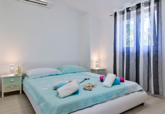Villa in Umag - Villa Stella Juricani for 6 people near Umag with private pool only 4 km from the beach Villa in Umag - Villa Stella Juricani for 6 people near Umag with private pool only 4 km from the beach