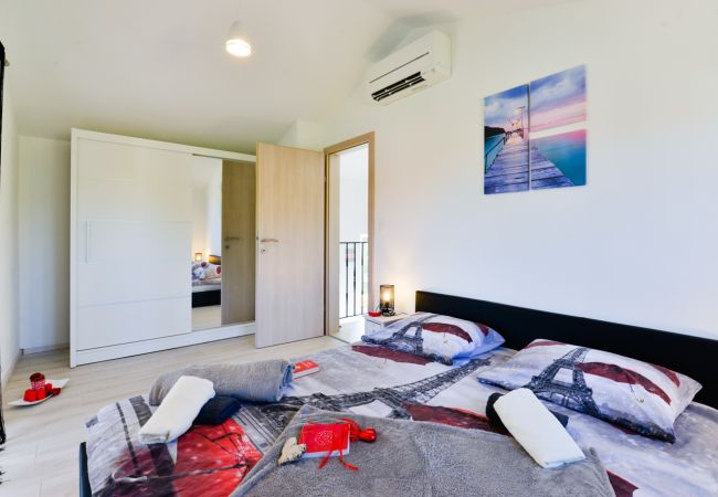 Villa in Umag - Villa Stella Juricani for 6 people near Umag with private pool only 4 km from the beach Villa in Umag - Villa Stella Juricani for 6 people near Umag with private pool only 4 km from the beach