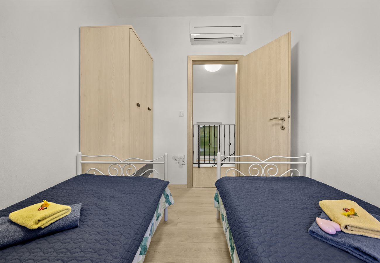 Villa in Umag - Villa Stella Juricani for 6 people near Umag with private pool only 4 km from the beach