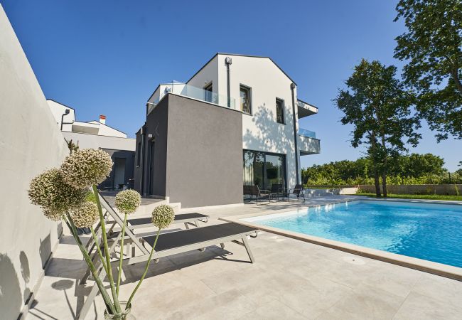 Villa in Porec - Villa Barbara in Poreč for 6 people with private pool & only 1 km from beach Villa in Porec - Villa Barbara in Poreč for 6 people with private pool & only 1 km from beach