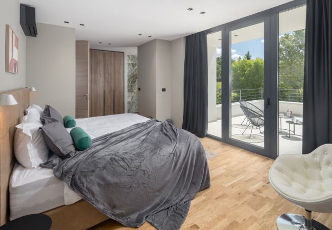 Villa in Šterna - Luxury Villa She for 6 people with 61 m2 private pool, playground & activities on-side for adults and kids Villa in Šterna - Luxury Villa She for 6 people with 61 m2 private pool, playground & activities on-side for adults and kids
