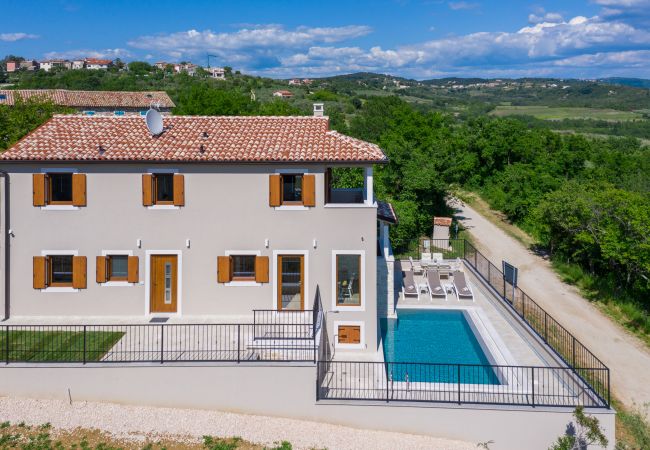 Villa in Krasica - Villa Skarline for 6 people near Umag with salt-water private pool & sea view Villa in Krasica - Villa Skarline for 6 people near Umag with salt-water private pool & sea view