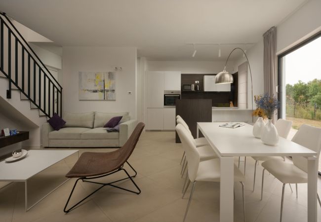 Villa in Krnica - Villa Cala Sonriso for 8 people near Pula with heated pool & sea view Villa in Krnica - Villa Cala Sonriso for 8 people near Pula with heated pool & sea view