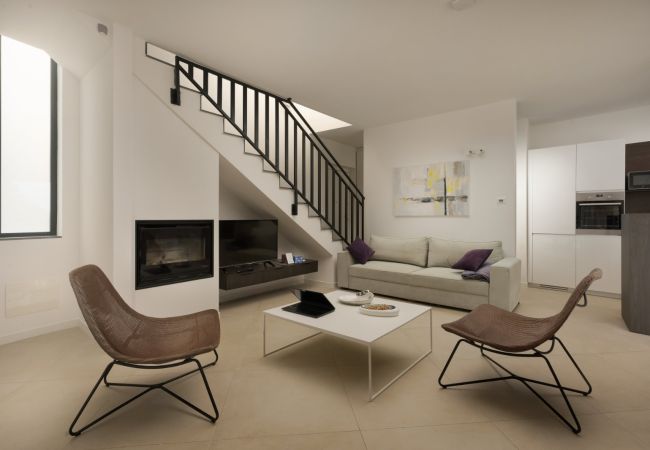 Villa in Krnica - Villa Cala Sonriso for 8 people near Pula with heated pool & sea view Villa in Krnica - Villa Cala Sonriso for 8 people near Pula with heated pool & sea view