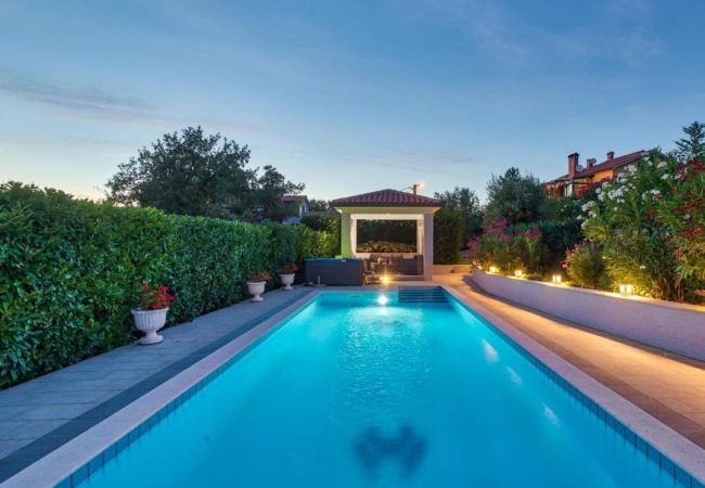 Villa in Ripenda Kras - Villa Ines for 8 people near Labin - Rabac with 48 m2 private pool & jacuzzi - only 4 km to beach Villa in Ripenda Kras - Villa Ines for 8 people near Labin - Rabac with 48 m2 private pool & jacuzzi - only 4 km to beach