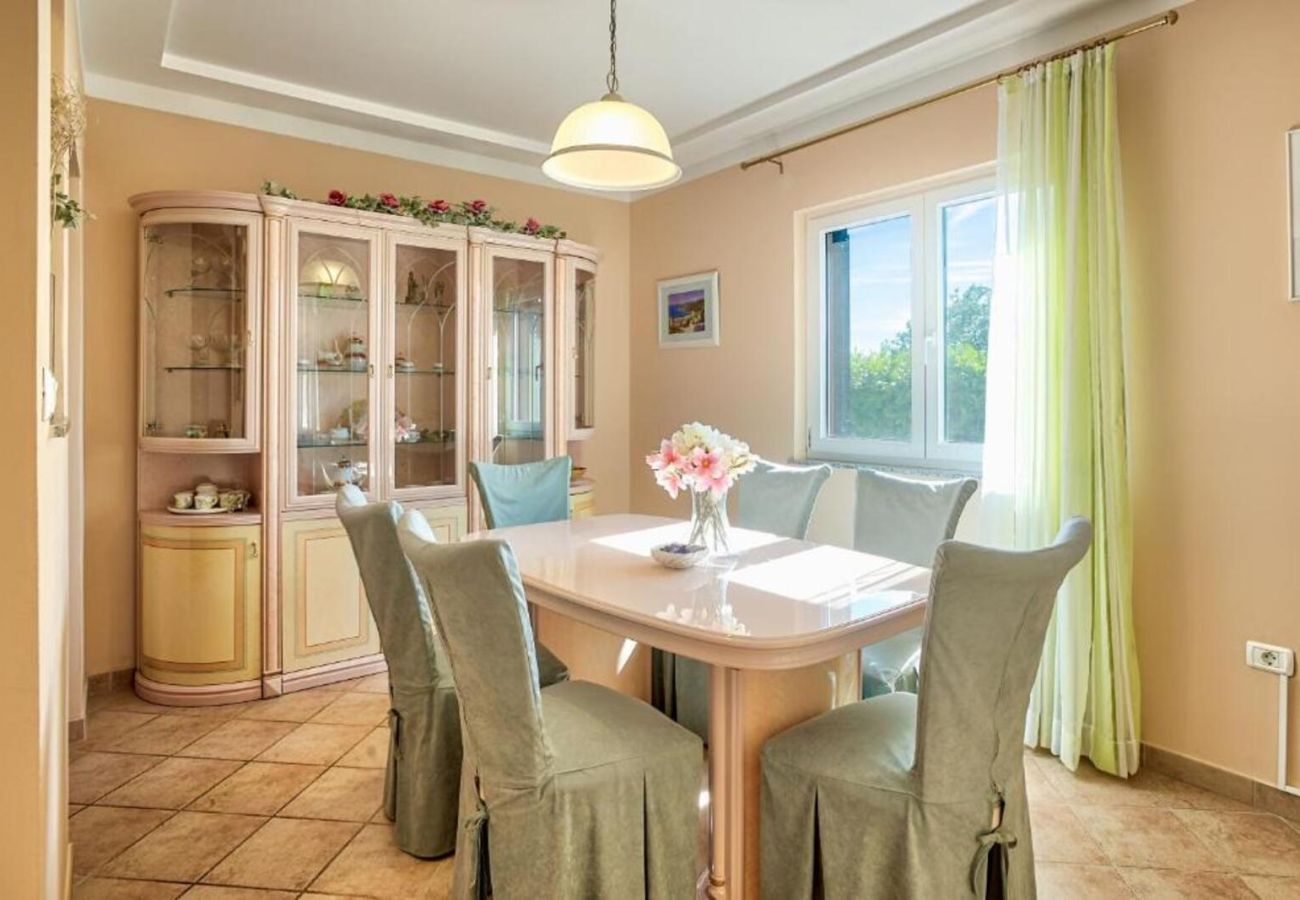 Villa in Ripenda Kras - Villa Ines for 8 people near Labin - Rabac with 48 m2 private pool & jacuzzi - only 4 km to beach