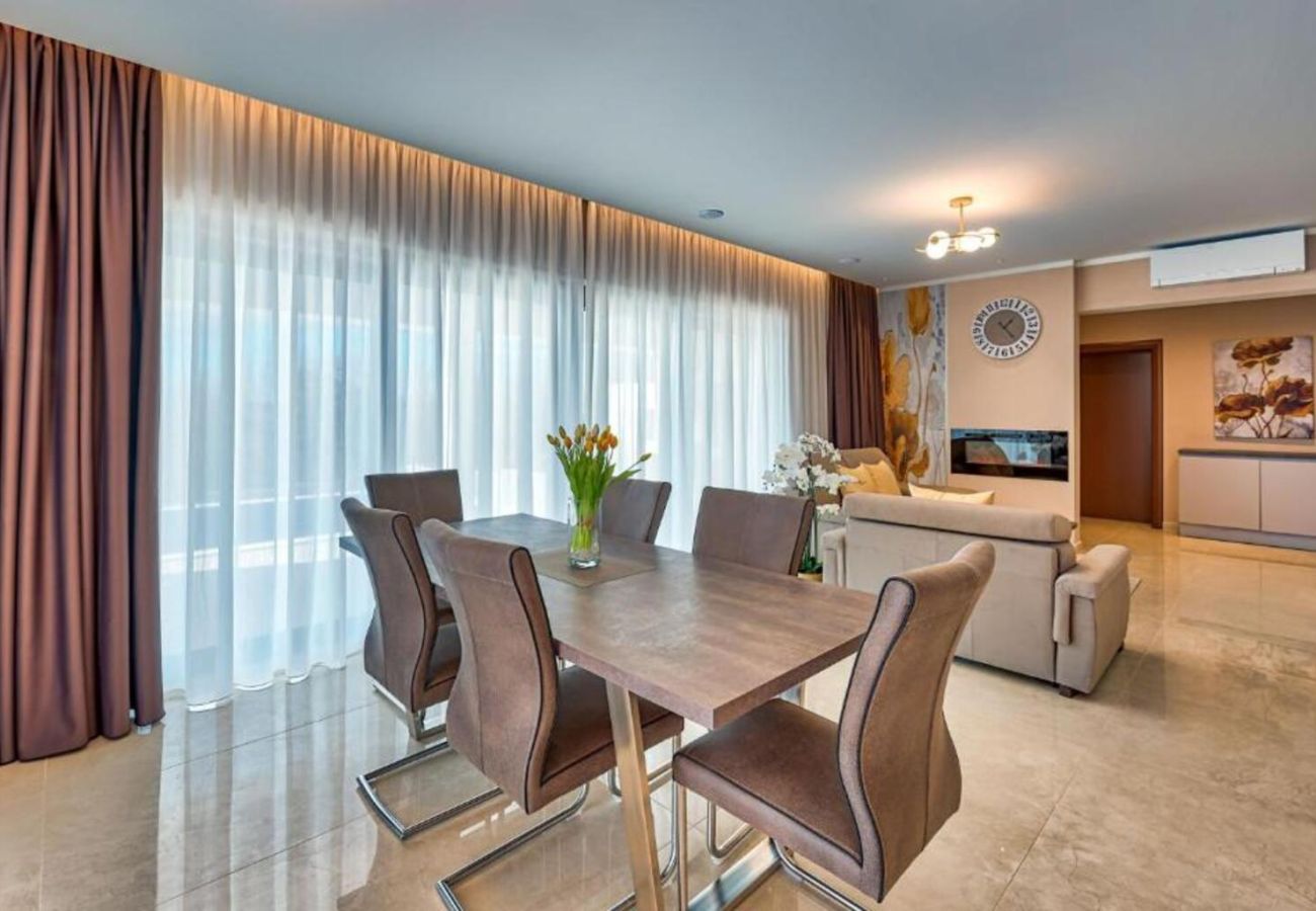 Villa in Salakovci - Villa Astrid near Labin - Rabac for 11 people with 55 m2 private pool & sea view - pet friendly