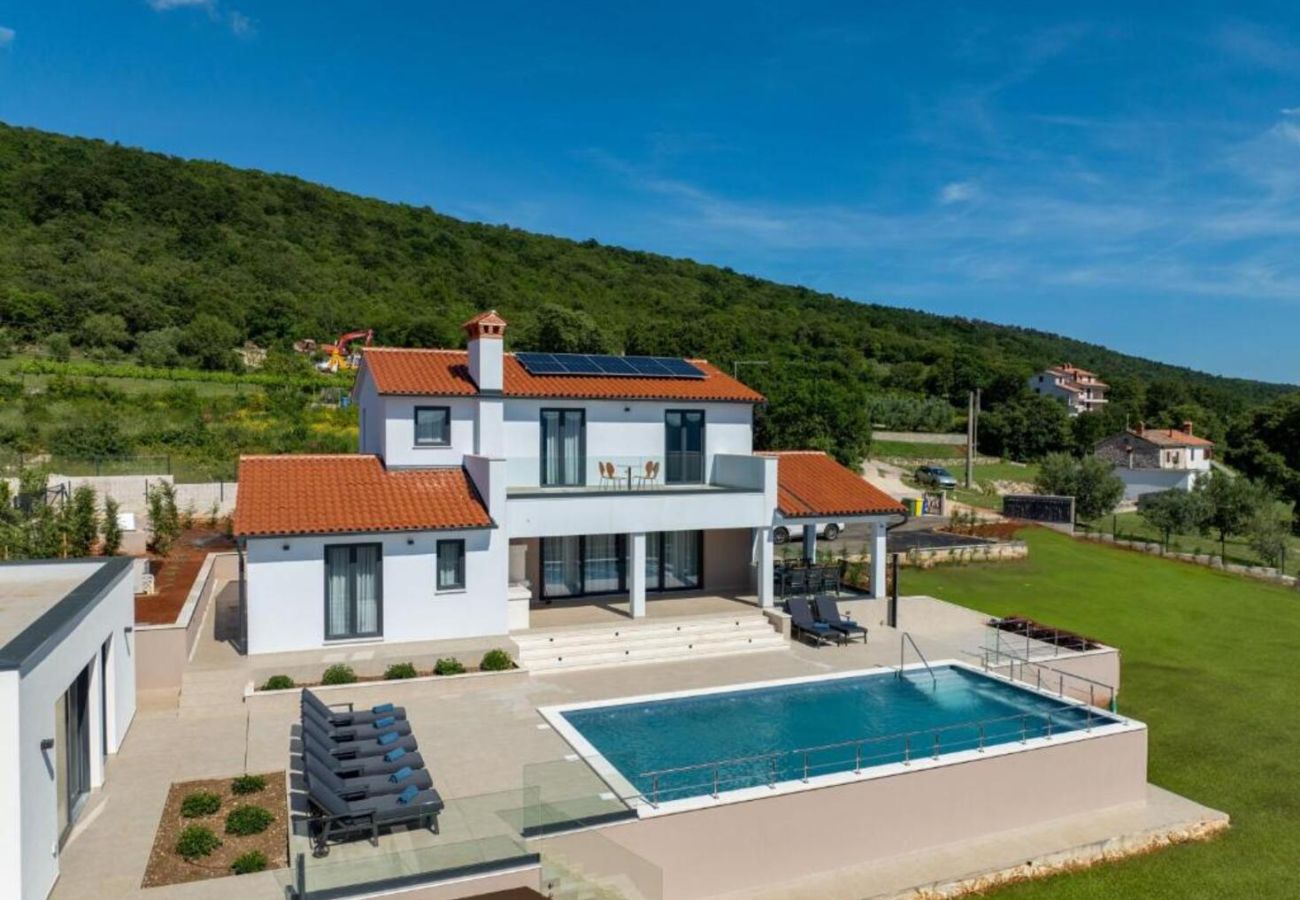 Villa in Salakovci - Villa Astrid near Labin - Rabac for 11 people with 55 m2 private pool & sea view - pet friendly