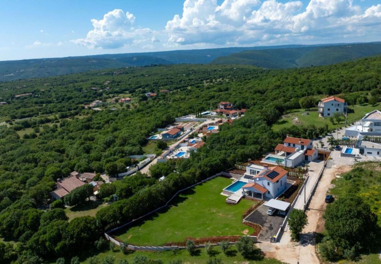 Villa in Salakovci - Villa Astrid near Labin - Rabac for 11 people with 55 m2 private pool & sea view - pet friendly