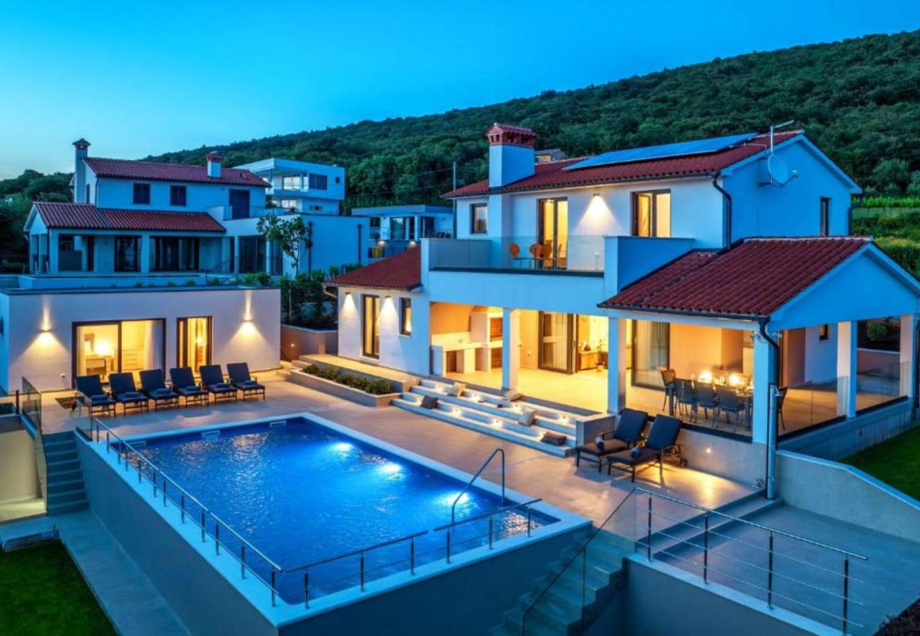 Villa in Salakovci - Villa Astrid near Labin - Rabac for 11 people with 55 m2 private pool & sea view - pet friendly