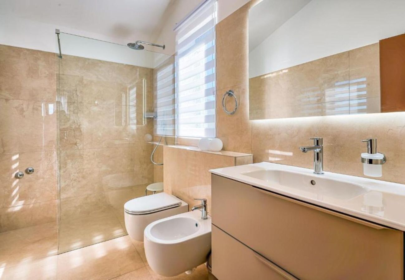 Villa in Salakovci - Villa Astrid near Labin - Rabac for 11 people with 55 m2 private pool & sea view - pet friendly