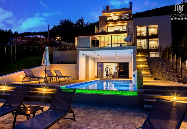 Villa in Poljane - Luxury Villa AltaVista near Opatija for 8 people with wellness, private mini golf court & amazing sea view Villa in Poljane - Luxury Villa AltaVista near Opatija for 8 people with wellness, private mini golf court & amazing sea view