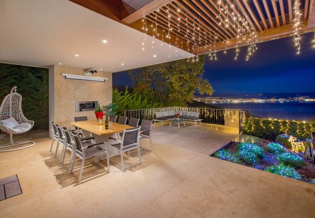 Villa in Poljane - Luxury Villa AltaVista near Opatija for 8 people with wellness, private mini golf court & amazing sea view Villa in Poljane - Luxury Villa AltaVista near Opatija for 8 people with wellness, private mini golf court & amazing sea view