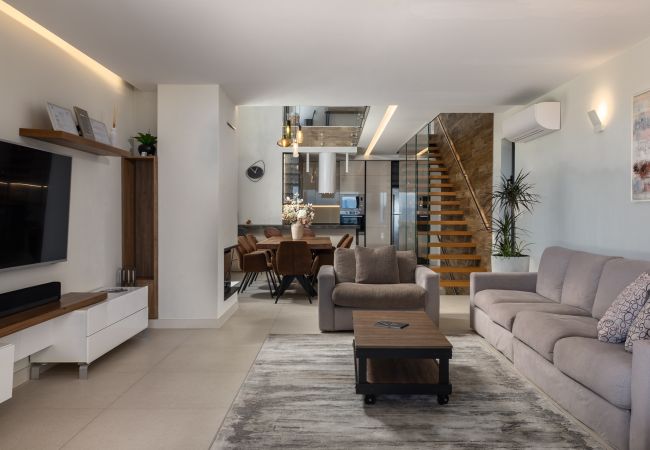 Villa in Poljane - Luxury Villa AltaVista near Opatija for 8 people with wellness, private mini golf court & amazing sea view Villa in Poljane - Luxury Villa AltaVista near Opatija for 8 people with wellness, private mini golf court & amazing sea view