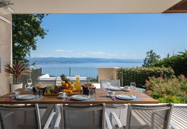 Villa in Poljane - Luxury Villa AltaVista near Opatija for 8 people with wellness, private mini golf court & amazing sea view Villa in Poljane - Luxury Villa AltaVista near Opatija for 8 people with wellness, private mini golf court & amazing sea view