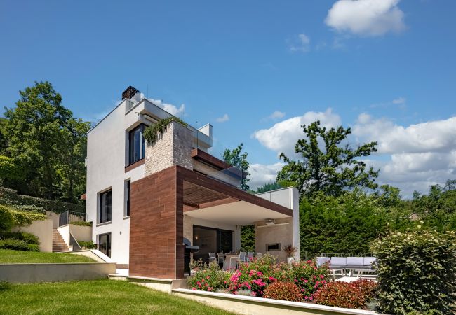 Villa in Poljane - Luxury Villa AltaVista near Opatija for 8 people with wellness, private mini golf court & amazing sea view Villa in Poljane - Luxury Villa AltaVista near Opatija for 8 people with wellness, private mini golf court & amazing sea view