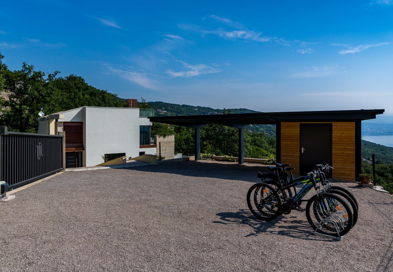 Villa in Poljane - Luxury Villa AltaVista near Opatija for 8 people with wellness, private mini golf court & amazing sea view