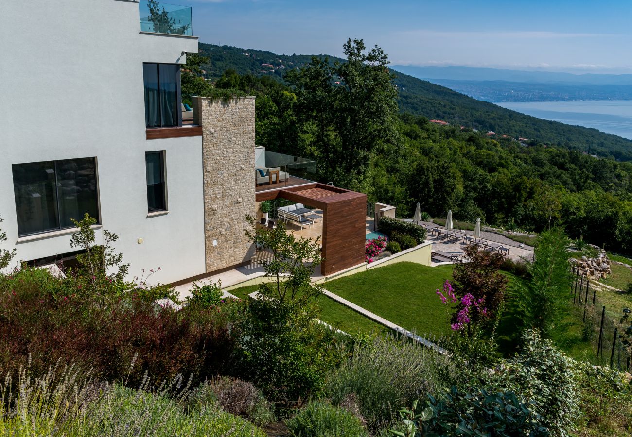 Villa in Poljane - Luxury Villa AltaVista near Opatija for 8 people with wellness, private mini golf court & amazing sea view