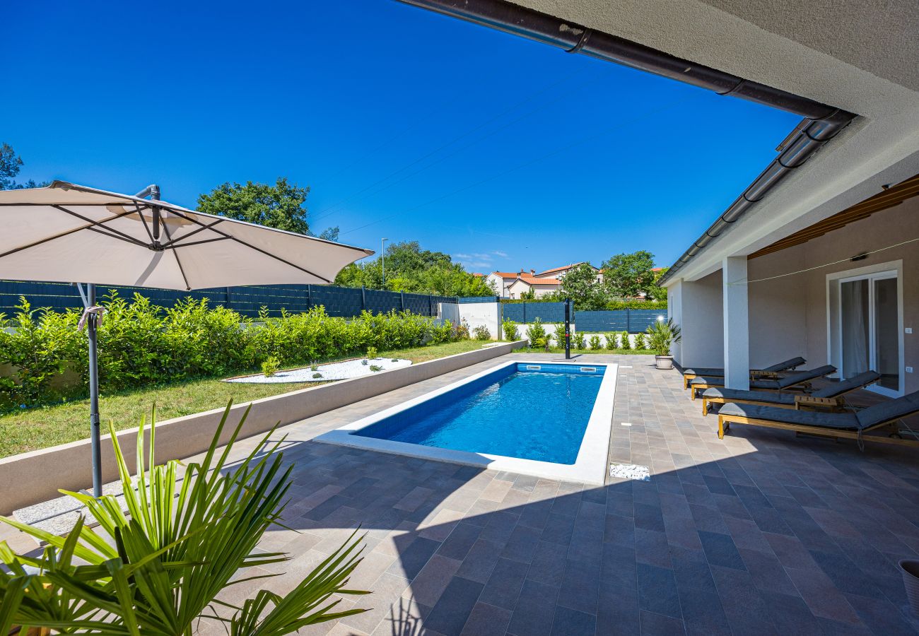 Villa in Rovinjsko Selo - Villa Terrana near Rovinj for 6 people with private pool 