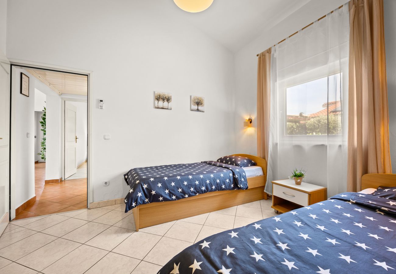 Villa in Montižana - Villa Belvedere for 6 people near Poreč with sea view and pet friendly