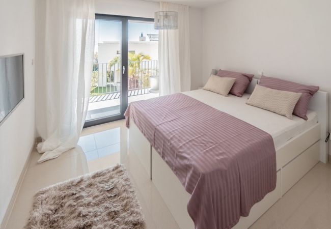 Villa in Opatija - Villa The Boat for 6+2 near Opatija with sea view & infinity pool at balcony Villa in Opatija - Villa The Boat for 6+2 near Opatija with sea view & infinity pool at balcony