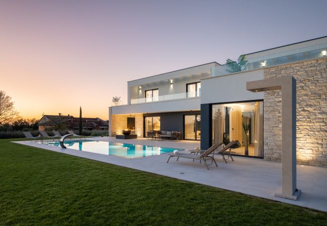 Villa in Anžici - Villa Asmoa for 8 people near Poreč with 45 m2 heated pool, wellness & sea view Villa in Anžici - Villa Asmoa for 8 people near Poreč with 45 m2 heated pool, wellness & sea view