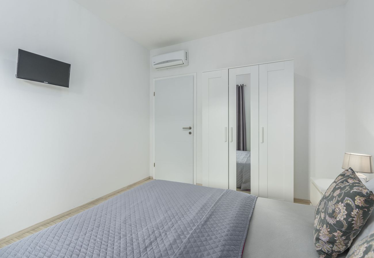 Villa in Dracevac - Villa Anita for 7 people near Poreč with private pool and beautiful garden
