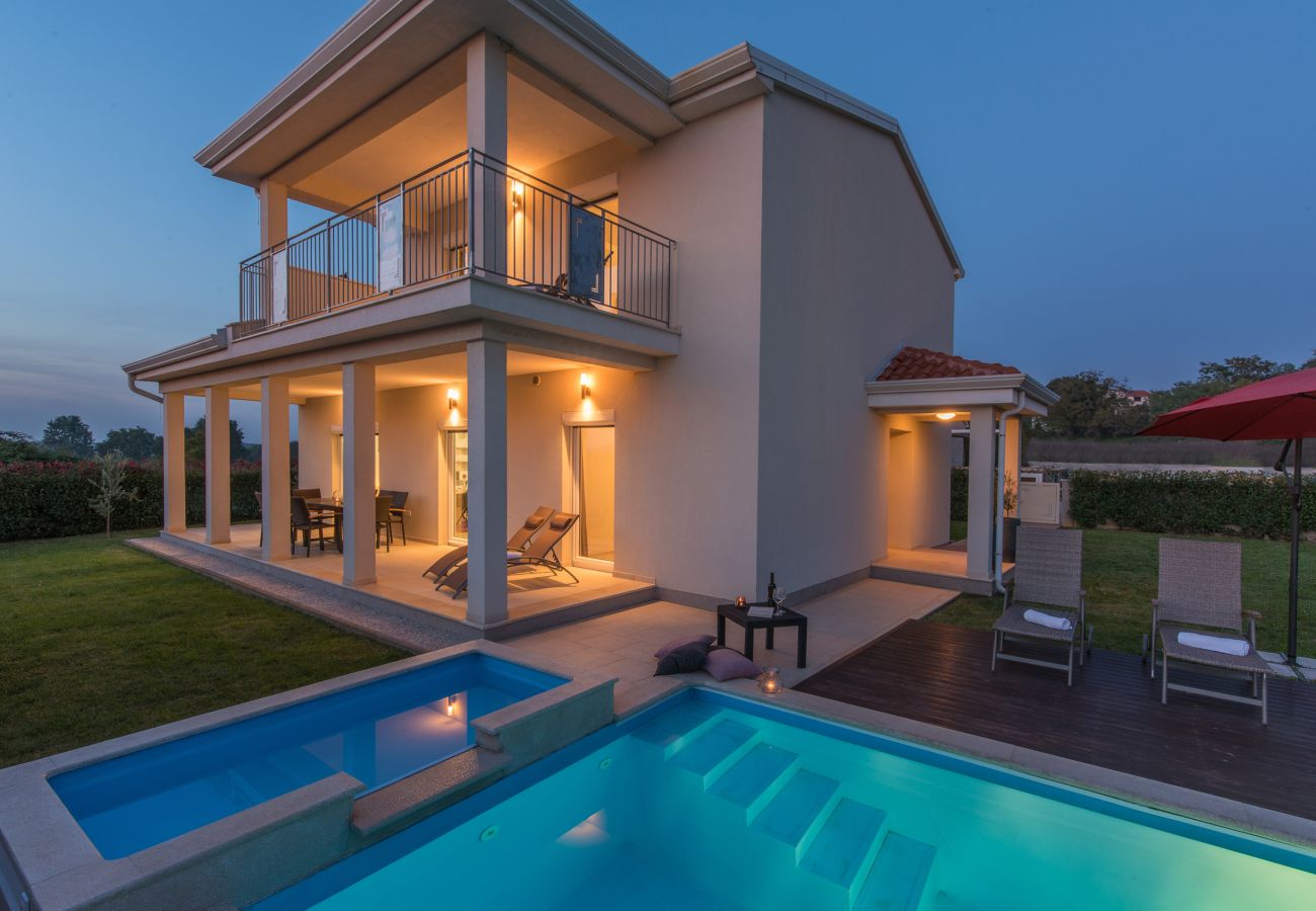 Villa in Dracevac - Villa Anita for 7 people near Poreč with private pool and beautiful garden