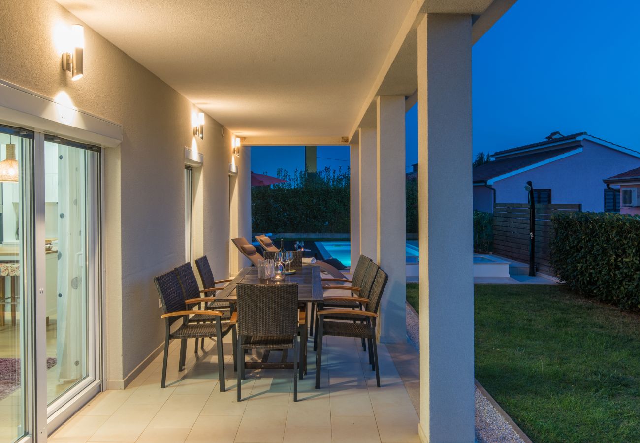 Villa in Dracevac - Villa Anita for 7 people near Poreč with private pool and beautiful garden