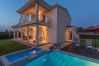 Villa in Dracevac - Villa Anita for 7 people near Poreč with private pool and beautiful garden Villa in Dracevac - Villa Anita for 7 people near Poreč with private pool and beautiful garden